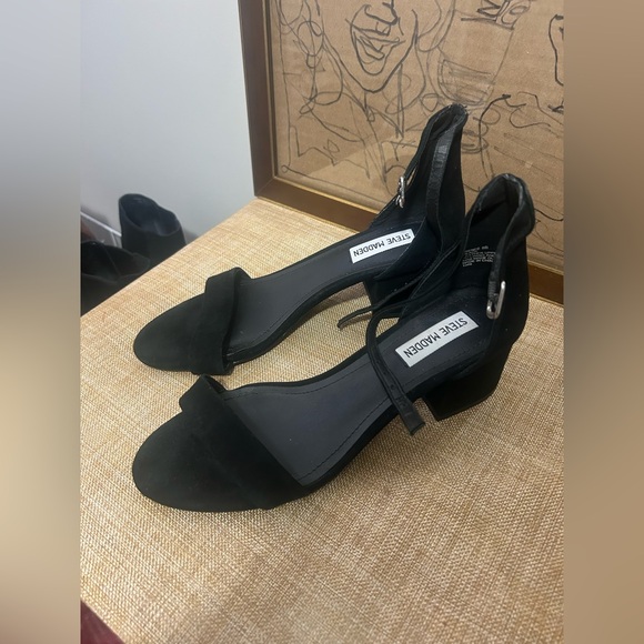 Steve Madden Black Heeled Sandals with ankle strap - Picture 2 of 4